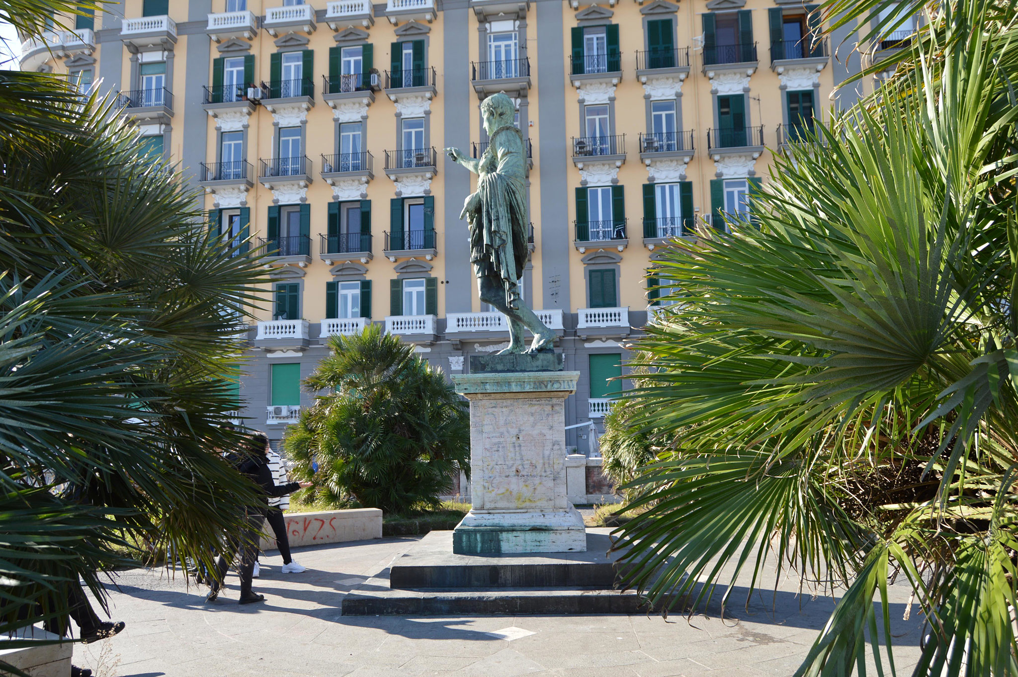 Statua di Augusto, Napoli